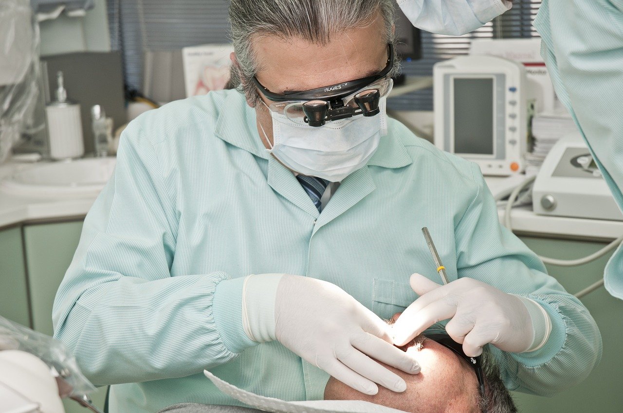Implanty stomatologiczne